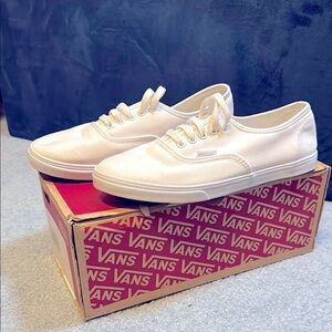 Vans Authentic Lo Pro True White Sneakers